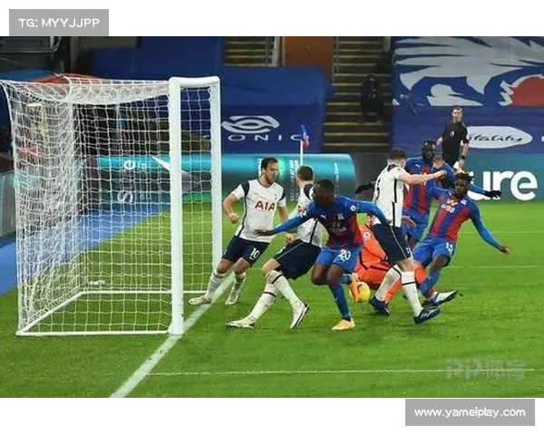 英格兰足球超级联赛：水晶宫门将瓜伊塔扑出单刀